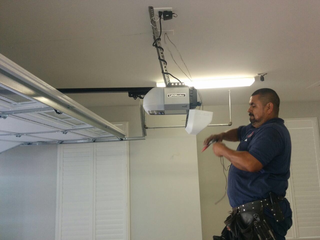 Garage Door Opener in Washington